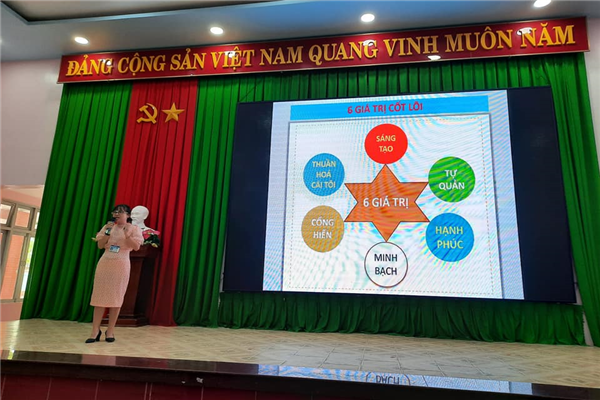 Khoa Giáo dục  Tiểu học -  Mầm non và Trung tâm Tuệ Minh đã có buổi tọa đàm, trao đổi kinh nghiệm và định hướng công việc cho các sinh viên thuộc 2 ngành GDTH và GDMN.
